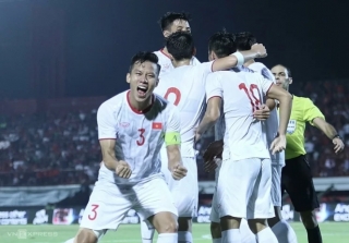 HLV Park Hang-seo: 'Dành chiến thắng Indonesia cho các cầu thủ Việt Nam'