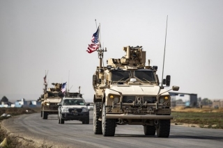 Quân đội Mỹ rầm rộ rút quân khỏi Syria sang lãnh thổ Iraq