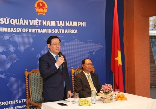 Phó Thủ tướng Vương Đình Huệ thăm Đại Sứ quán Việt Nam tại Nam Phi