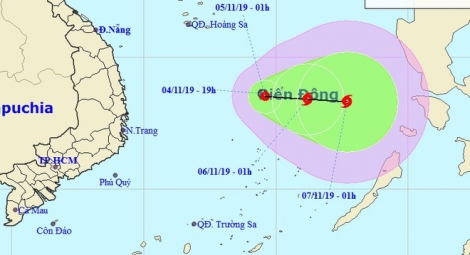 Áp thấp nhiệt đới giữa Biển Đông có thể mạnh thành bão