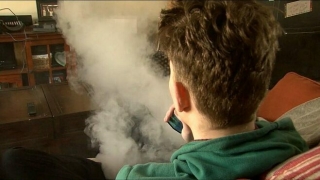 Viêm phổi do hút thuốc lá điện tử chứa cần sa