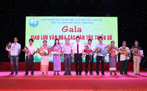 Sắc màu đêm Gala