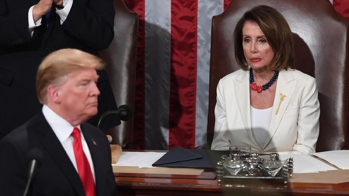 Tổng thống Mỹ Donald Trump đòi luận tội Chủ tịch Hạ viện Pelosi