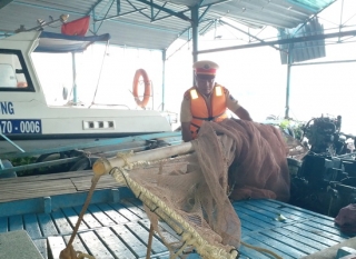 Phát hiện nhiều vụ đánh bắt thủy sản trái phép và chở gỗ lậu