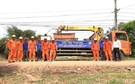 Điện lực Tây Ninh: Nỗ lực đưa ánh sáng đến các tuyến đường quê