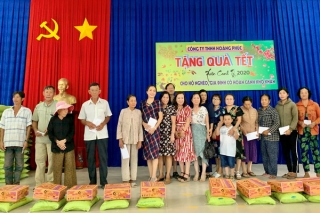 Trao tặng 200 phần quà tết cho gia đình chính sách, người nghèo huyện Châu Thành