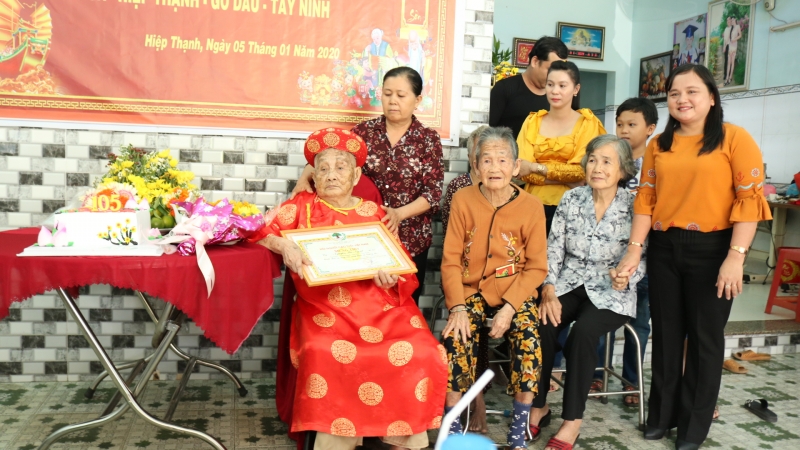 Mừng đại thọ cụ bà tròn 105 tuổi