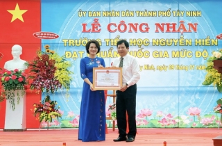 Trường Tiểu học Nguyễn Hiền được công nhận đạt chuẩn Quốc gia mức độ 1
