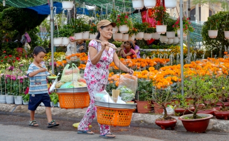 Cùng ba đi chợ tết