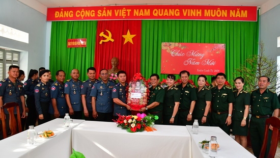 Bộ Chỉ huy Hiến binh tỉnh Svay Rieng thăm, chúc tết BĐBP Tây Ninh