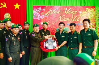 Cục Biên phòng - Quân đội Hoàng gia Campuchia thăm, chúc tết BĐBP Tây Ninh
