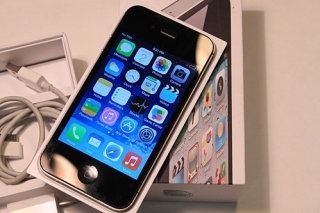 iPhone 4/4s trở lại với giá từ 300 nghìn đồng