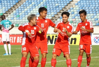 Công Phượng ghi bàn ra mắt, các đội bóng Việt Nam khởi đầu gian nan