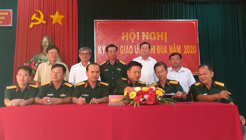 Cụm thi đua LLVT 05 huyện biên giới và Trung đoàn bộ binh 174 ký kết giao ước thi đua năm 2020