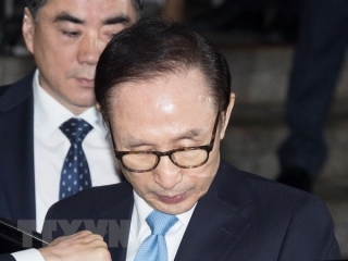 Cựu Tổng thống Hàn Quốc Lee Myung-bak nhận án 17 năm tù giam