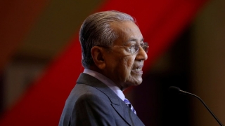 Malaysia giải tán chính phủ liên minh, thành lập chính phủ mới