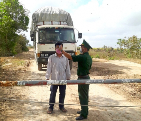 Số người Việt từ Hàn Quốc về Tây Ninh qua cửa khẩu Mộc Bài tăng