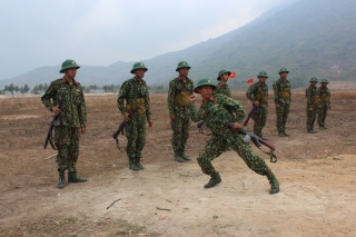 Chính ủy Bộ CHQS tỉnh kiểm tra công tác huấn luyện chiến sĩ mới tại Trường quân sự tỉnh