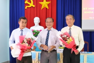 HĐND Thị trấn Gò Dầu tổ chức kỳ họp bất thường bầu Chủ tịch UBND thị trấn