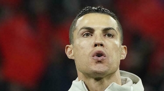 Ronaldo đồng cảm với những người chiến đấu với Covid-19