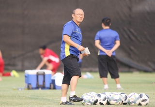 Tuyển Việt Nam khó vì Covid-19: Thầy Park mạo hiểm U23 đá AFF Cup?