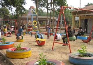 Huyện đoàn Tân Biên: Bàn giao sân chơi cho trẻ em nghèo