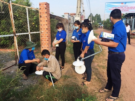 Huyện Đoàn Dương Minh Châu: Khởi công xây dựng công trình thanh niên “Thắp sáng đường quê”