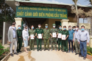 BĐBP tỉnh Tây Ninh tiếp nhận 5.000 chai gel rửa tay khô
