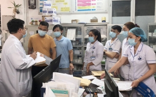 Đội phản ứng nhanh của Bệnh viện Chợ Rẫy hỗ trợ Tây Ninh chống dịch