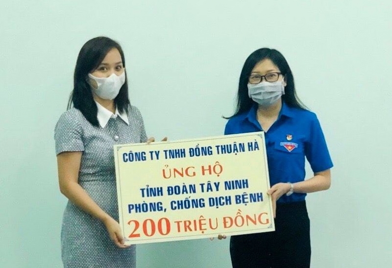 Tỉnh đoàn Tây Ninh tiếp nhận 200 triệu đồng hỗ trợ hoạt động phòng chống dịch Covid-19