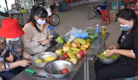 Xúc động những hình ảnh đẹp trong công tác phòng chống dịch