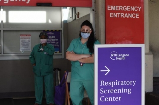 Bệnh viện Mỹ dọa đuổi nhân viên tự ý tiết lộ thông tin chống dịch Covid-19