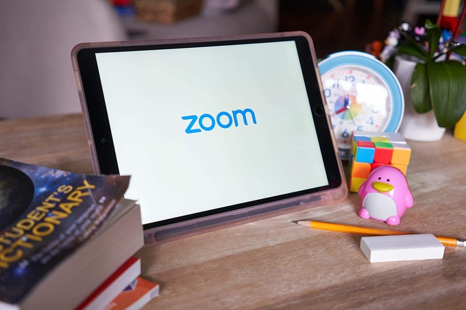 Zoom bị 'cấm cửa' nhiều nơi