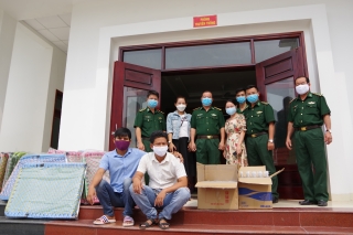 BĐBP Tây Ninh tiếp nhận vật chất ủng hộ công tác phòng chống dịch bệnh