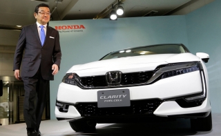 Chủ tịch Honda 'bắt chước' Toyota