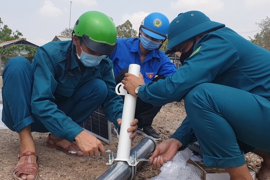 Thanh niên Tây Ninh: Cấp tốc thắp sáng 23 km đường tuần tra biên giới phục vụ công tác phòng chống dịch