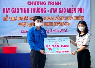 Tuổi trẻ Tây Ninh tự thiết kế máy “ATM gạo” hỗ trợ người nghèo