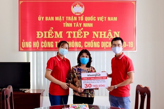 Công ty TNHH Khương Huê ủng hộ tiền, vật chất phòng chống dịch Covid-19