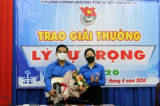 Tỉnh đoàn Tây Ninh: Khen thưởng các tập thể, cá nhân có thành tích xuất sắc trong công tác Đoàn, Hội