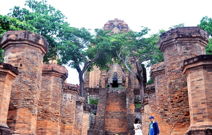 Tháp Bà Ponagar - quần thể kiến trúc Chăm