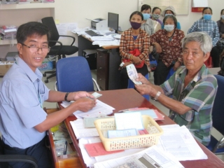 Hơn 4.800 người dân Tân Biên được nhận tiền hỗ trợ do bị ảnh hưởng dịch bệnh Covid-19