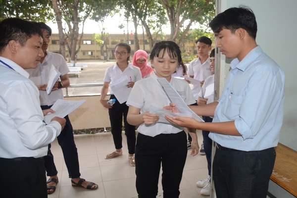 Thí sinh trông đợi một kỳ thi công bằng, khoa học