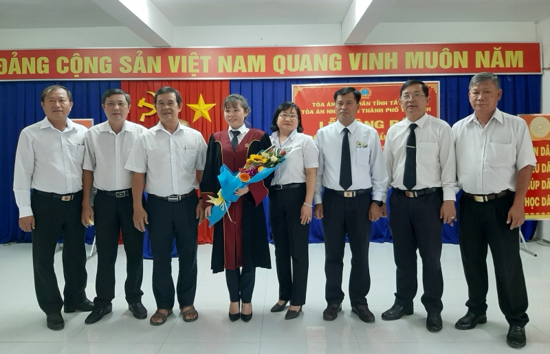 TAND thành phố Tây Ninh trao quyết định bổ nhiệm Thẩm phán