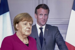 Bà Merkel phá vỡ 2 điều cấm kỵ ở Đức
