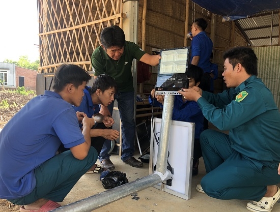 Châu Thành: Thắp sáng vùng biên bằng đèn năng lượng mặt trời