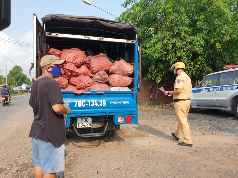 Lập biên bản hơn 800 trường hợp vi phạm giao thông