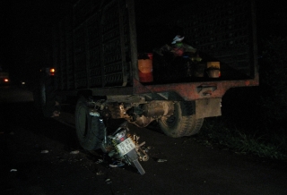 Tân Biên:Xe honđa đâm vào đuôi xe máy kéo, 1 người tử vong
