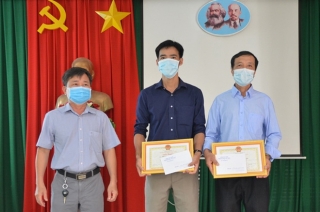 Tân Châu: Khen thưởng tập thể, cá nhân có thành tích xuất sắc trong phòng, chống dịch Covid -19