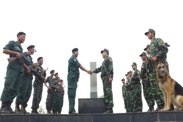 Ðối ngoại biên phòng-thắm tình hữu nghị