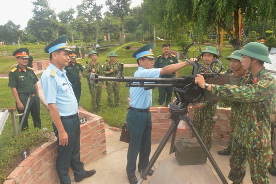 Kiểm tra huấn luyện, sẵn sàng chiến đấu ngành Phòng không tại Sư đoàn 5